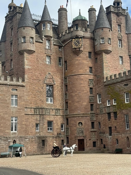 Glamis Castle - Mike Rider 2026